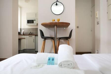 302 - Sejournez Dans Un Studio De Charme A Paris 5 - Flat-Guest מראה חיצוני תמונה